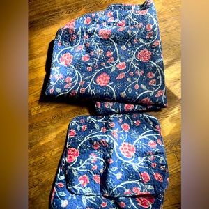 Full Bed spread with 2 shams